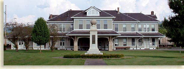 Depot in Etowah Tennessee - Tennessee Overhill